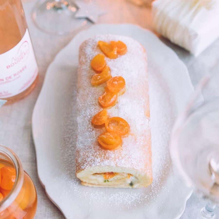 Bûche aux kumquats, fruits de la passion et citron vert